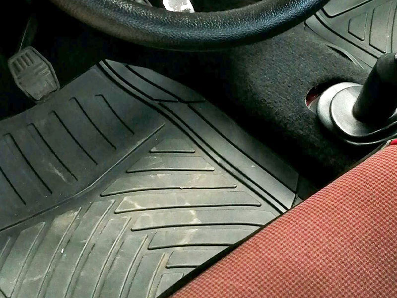 How to Clean Rubber Car Mats