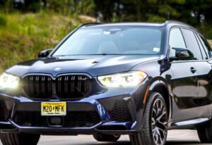 2021 BMW X5 M Sport vs Standard Model